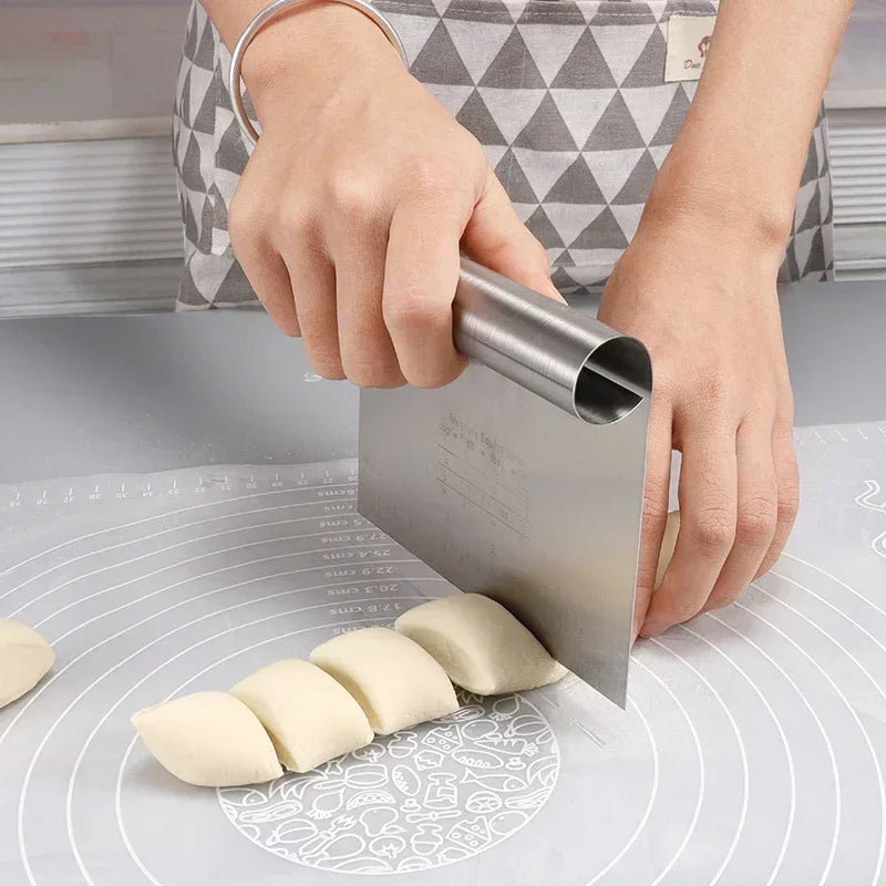 Stainless Steel Dough Scraper - Cake Smoother & Pastry Spatula for Baking